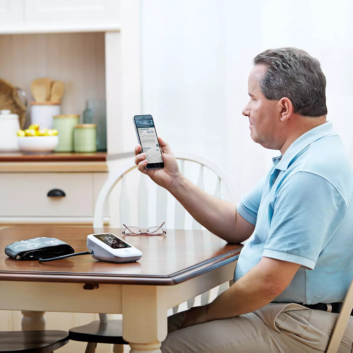 Welch Allyn/Hillrom-H-BP100SBP Home Blood Pressure Monitor & Accessories,BP Monitor, Home Use, D-Ring Standard Wide Cuff (22 - 42cm), (4) Alkaline AA Batteries (US Only)(Each)