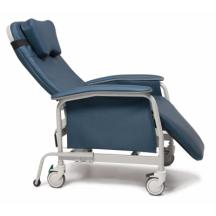 Graham Field Deluxe Wide Recliner – Preferred Care® Series