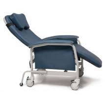 Graham Field Deluxe Wide Recliner – Preferred Care® Series