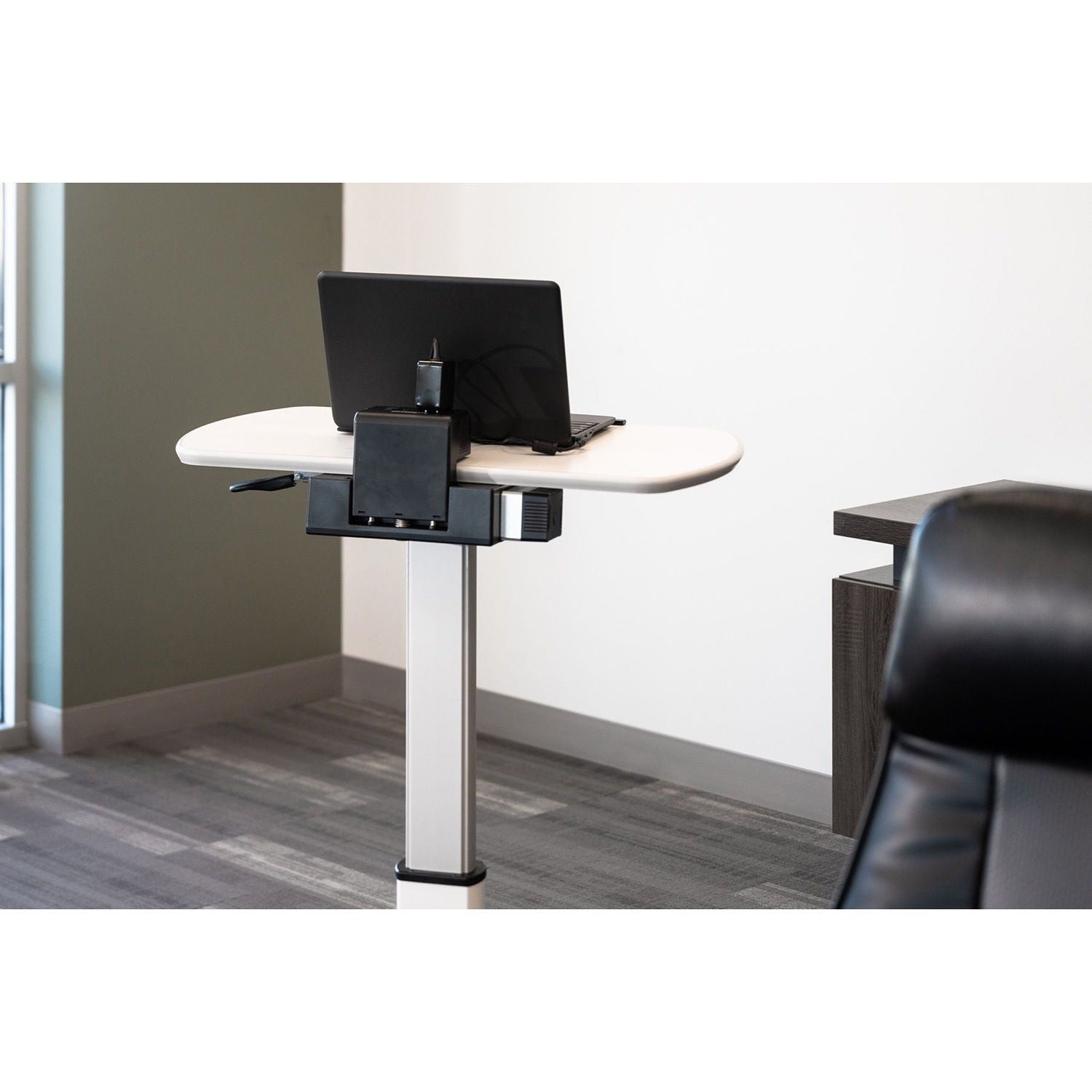 Luxor-LX-PNADJ-EPW Pneumatic Height-Adjustable Lectern with KwikBoost EdgePower Charging Station